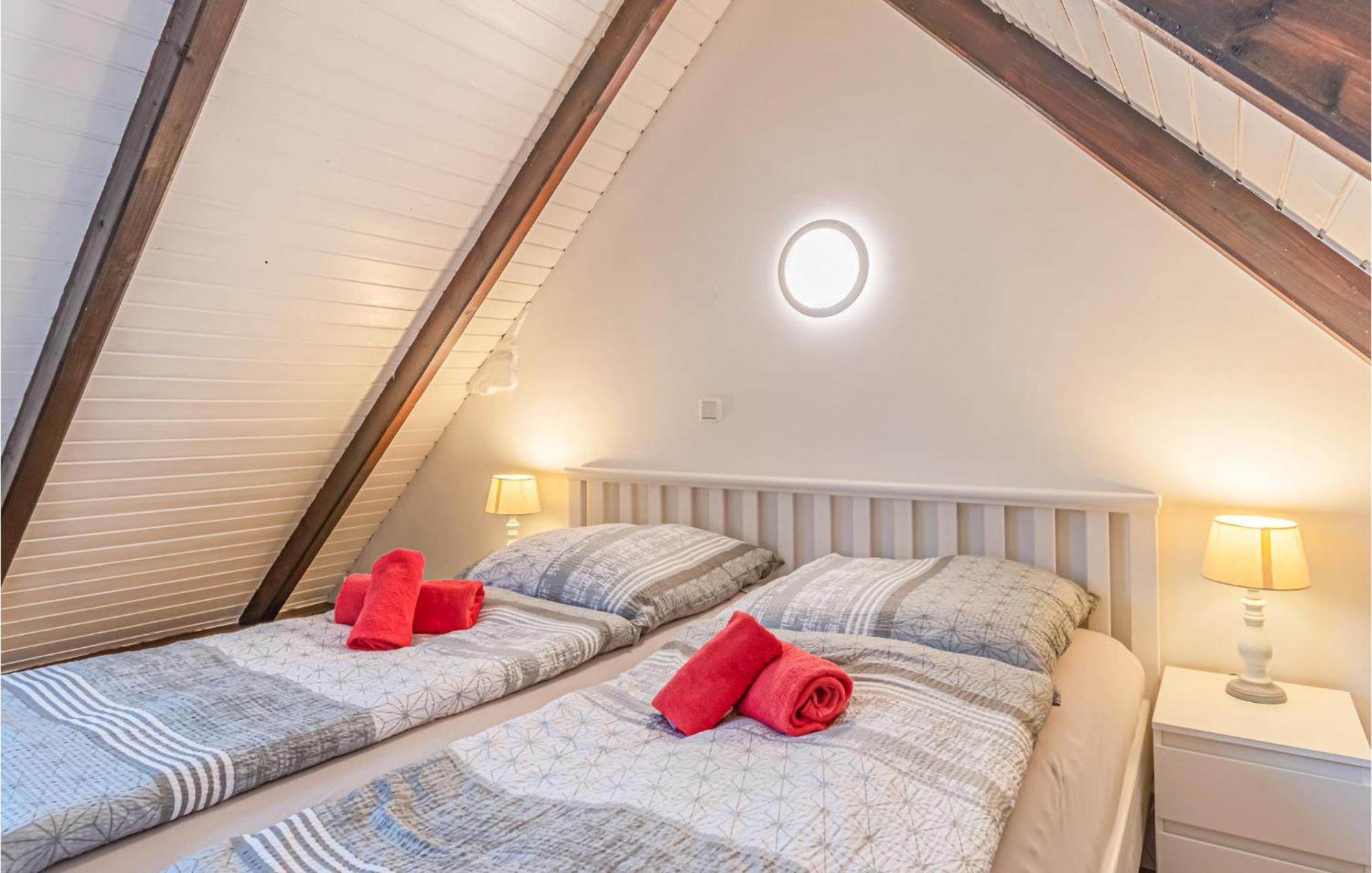 Cozy Apartment In Friedrichskoog With Kitchen 외부 사진
