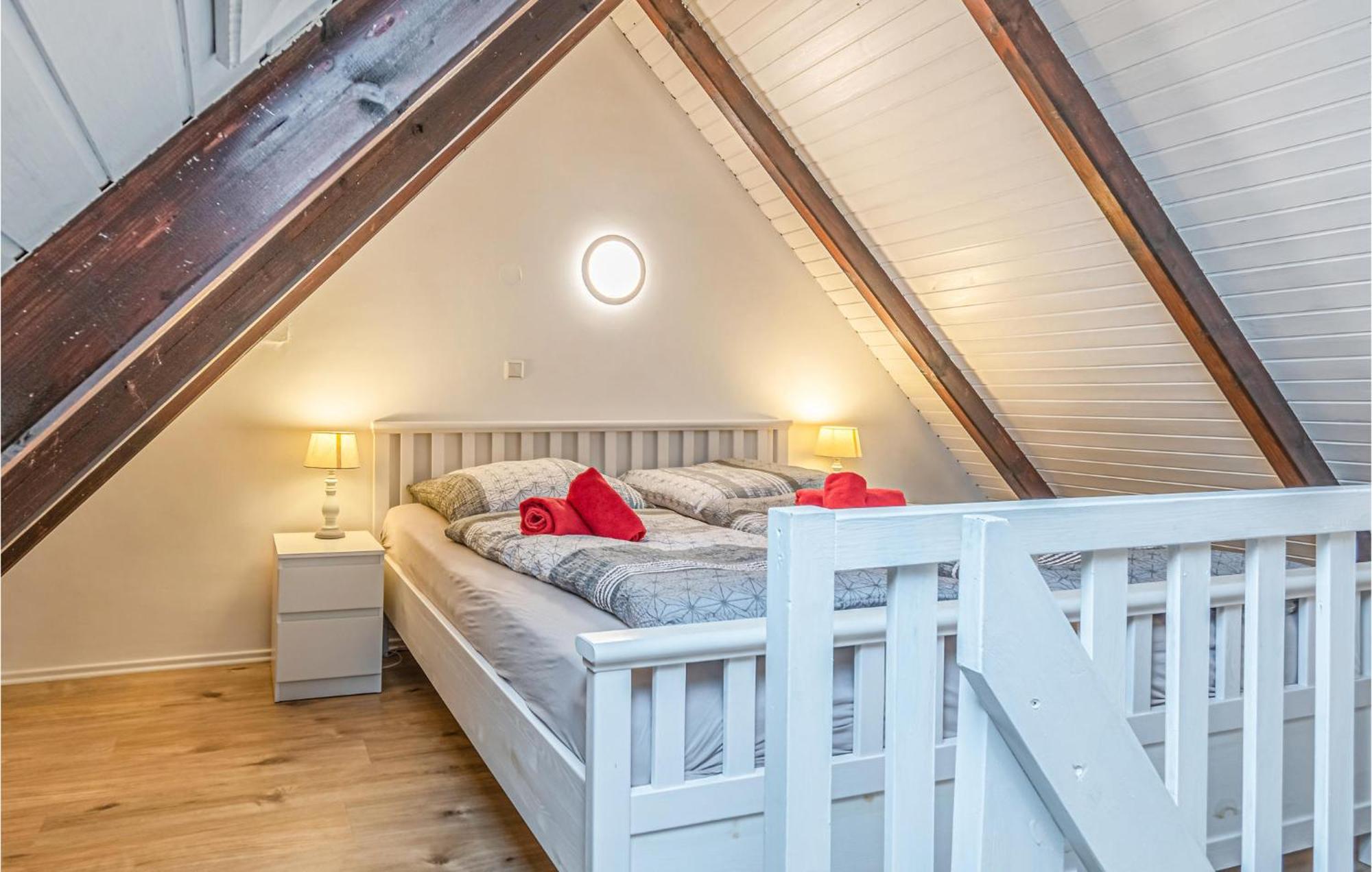 Cozy Apartment In Friedrichskoog With Kitchen 외부 사진